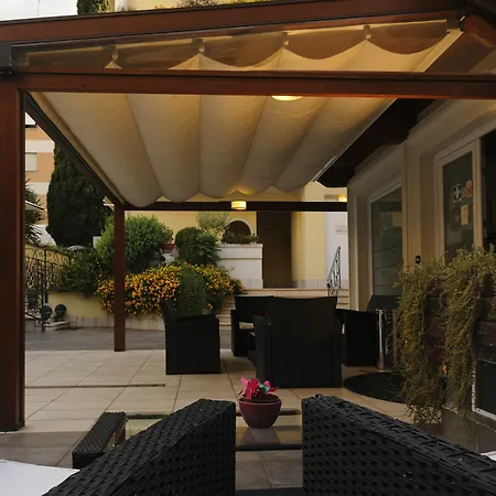 Patrizia Romana Palace Lejlighedshotel 4*